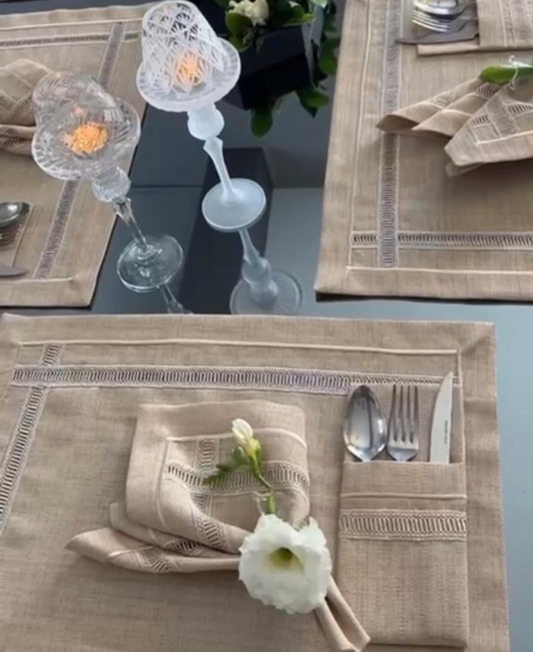 طقم مائدة طعام